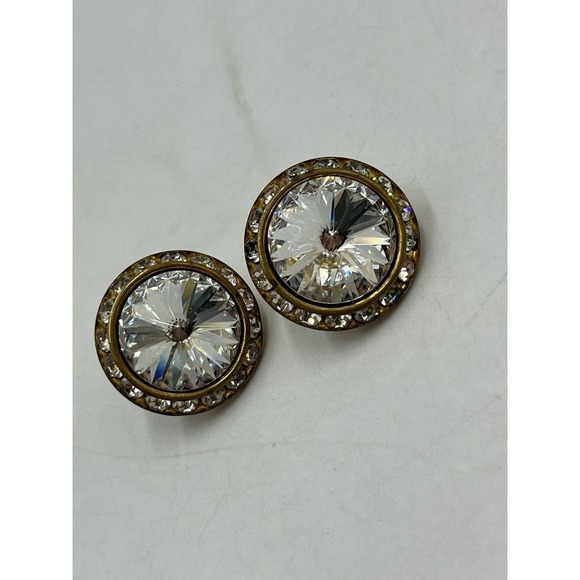 Rivoli Clear Faceted Rhinestone
Pierced Halo Gold Tone Pierced Earrings - Picture 10 of 13